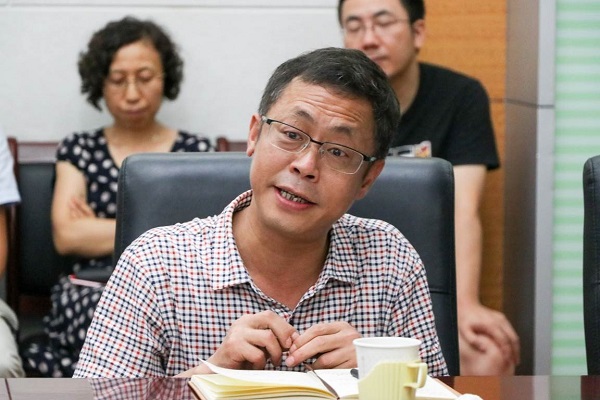 nt动漫
院长隆克平.jpg